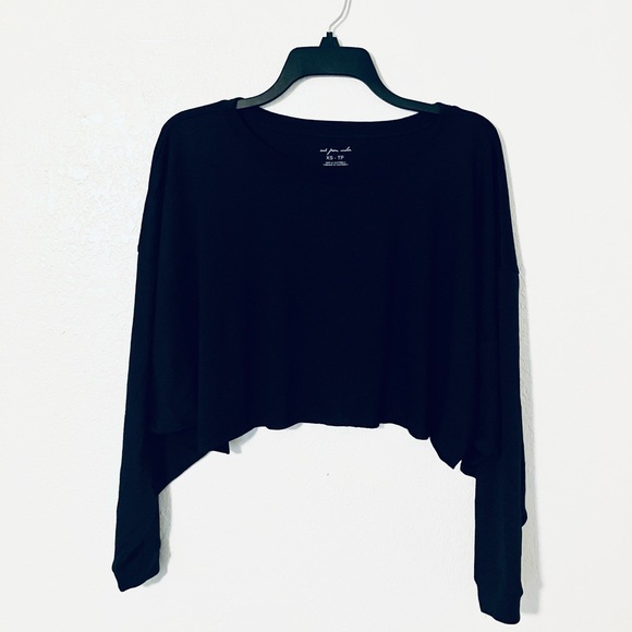 Urban Outfitters Cropped Sweater (Black) - Picture 2 of 4